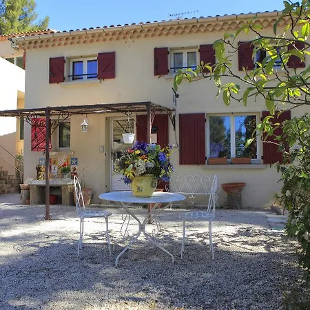 Des Ecureuils Otel 3*