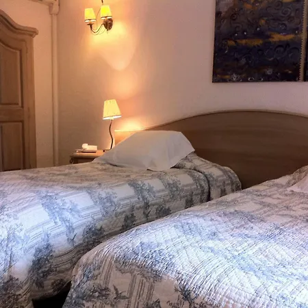 Des Ecureuils Otel 3*