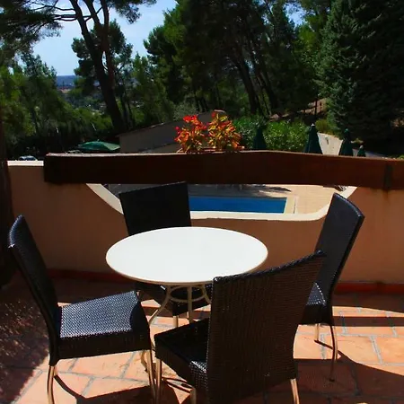Otel Des Ecureuils 3*